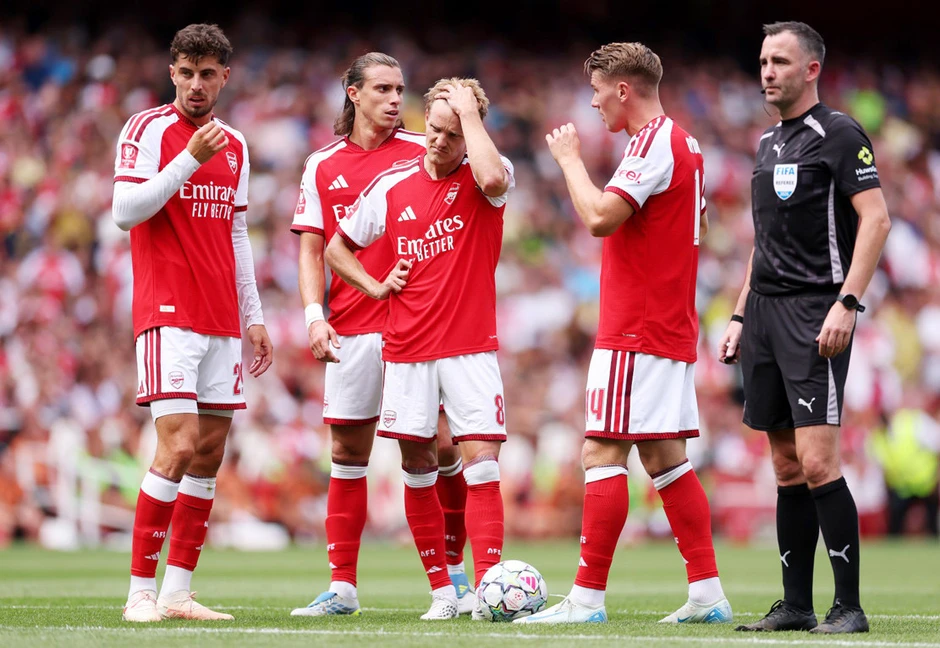 Arsenal thua bẽ bàng trước trận Siêu cúp Anh