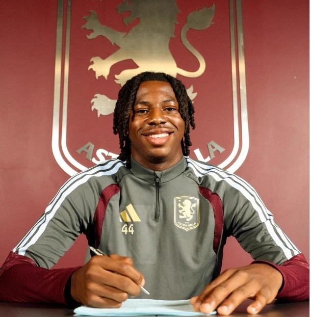 Aston Villa mua sao trẻ World Cup của Thụy Sĩ với giá kỷ lục Aston Villa mua sao trẻ World Cup của Thụy Sĩ với giá kỷ lục