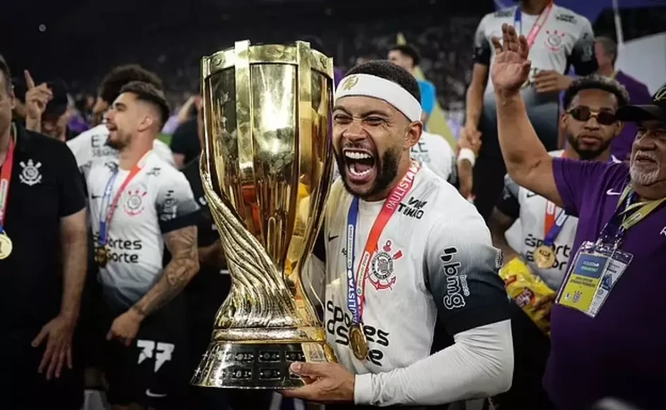 Ban lãnh đạo Corinthians bị dọa giết vì Depay Ban lãnh đạo Corinthians bị dọa giết vì Depay