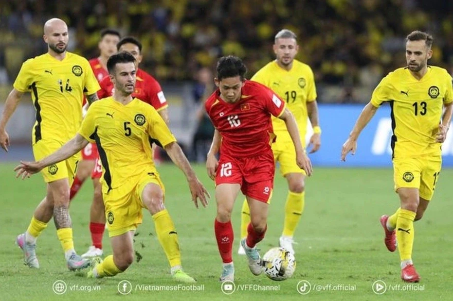 Báo Đông Nam Á nói về tình cảnh trái ngược của tuyển Việt Nam và Malaysia Báo Đông Nam Á nói về tình cảnh trái ngược của tuyển Việt Nam và Malaysia