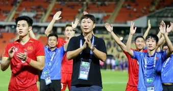 Báo Hàn Quốc: "Phép màu của HLV Kim Sang Sik vẫn chưa dừng lại"