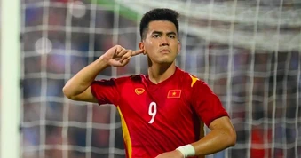 Báo Indonesia nói lên thực trạng hàng tiền đạo tuyển Việt Nam trước AFF Cup