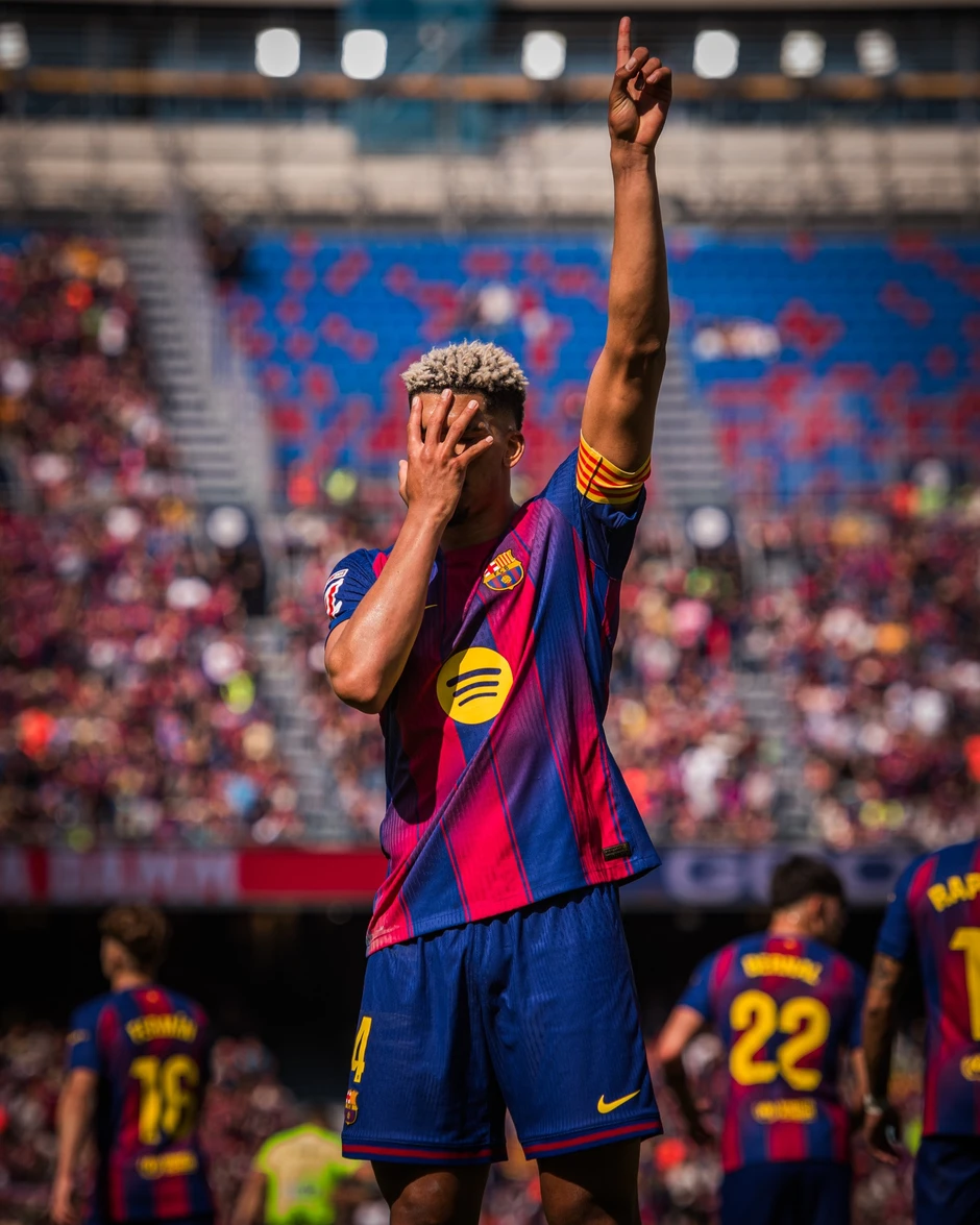 Barca thắng hú vía sân nhà, tiếp tục gây áp lực lên Real Madrid Barca thắng hú vía sân nhà, tiếp tục gây áp lực lên Real Madrid
