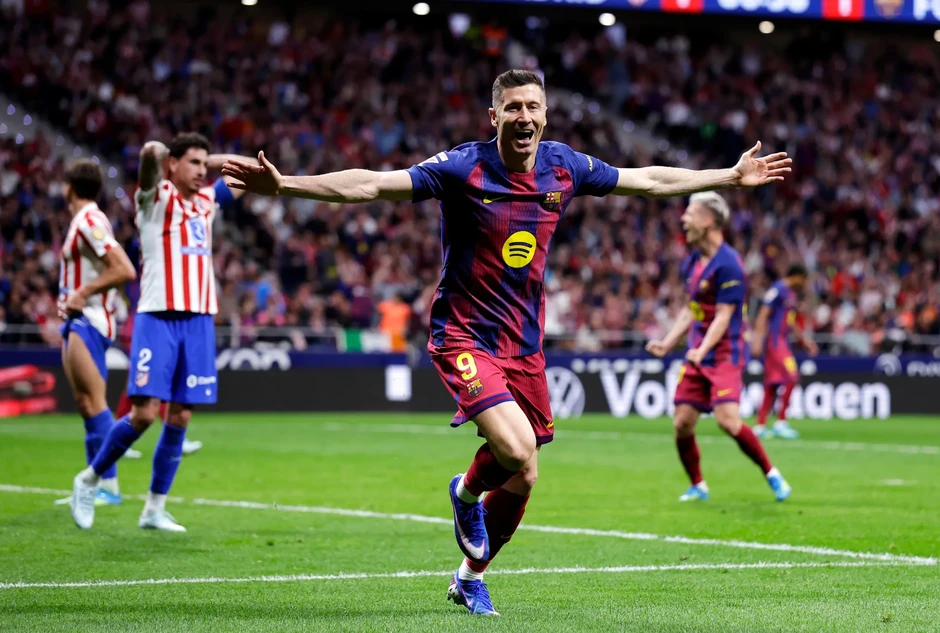 Barcelona ngược dòng hạ Atletico, Real Madrid hụt hơi ở cuộc đua vô địch