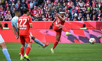 Bayern ghi 19 bàn trong năm trận liên tiếp