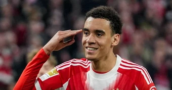 Bayern Munich thị uy sức mạnh, tiến gần chức vô địch Bundesliga