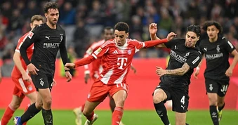 Bayern Munich tiến gần chức vô địch Bundesliga, PSG bất ngờ thua Monaco