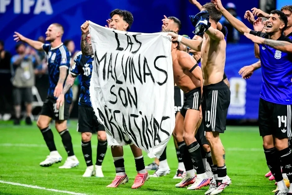 Bóng đá Argentina khắc sâu thêm vào nỗi đau của đội tuyển Anh Bóng đá Argentina khắc sâu thêm vào nỗi đau của đội tuyển Anh
