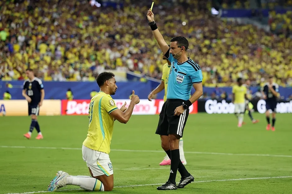 Brazil gửi đơn kiện lên FIFA, đòi loại một trọng tài khỏi World Cup 2026
