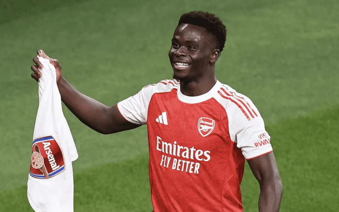 Bukayo Saka ghi bàn trận đấu thứ 300, Arsenal rộng cửa vô địch Bukayo Saka ghi bàn trận đấu thứ 300, Arsenal rộng cửa vô địch