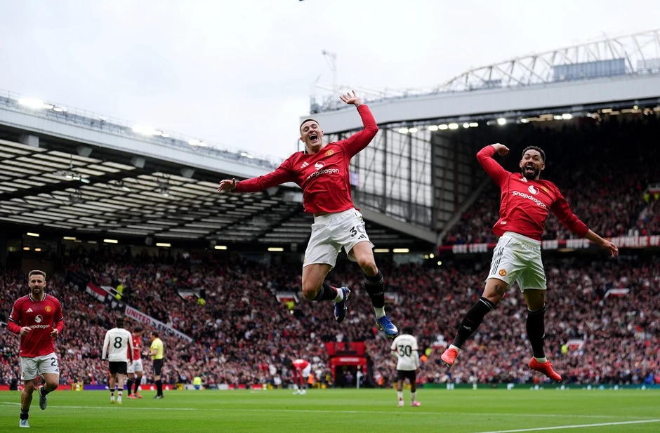 Carrick cập nhật chấn thương Sesko sau cú va vào bảng quảng cáo Carrick cập nhật chấn thương Sesko sau cú va vào bảng quảng cáo