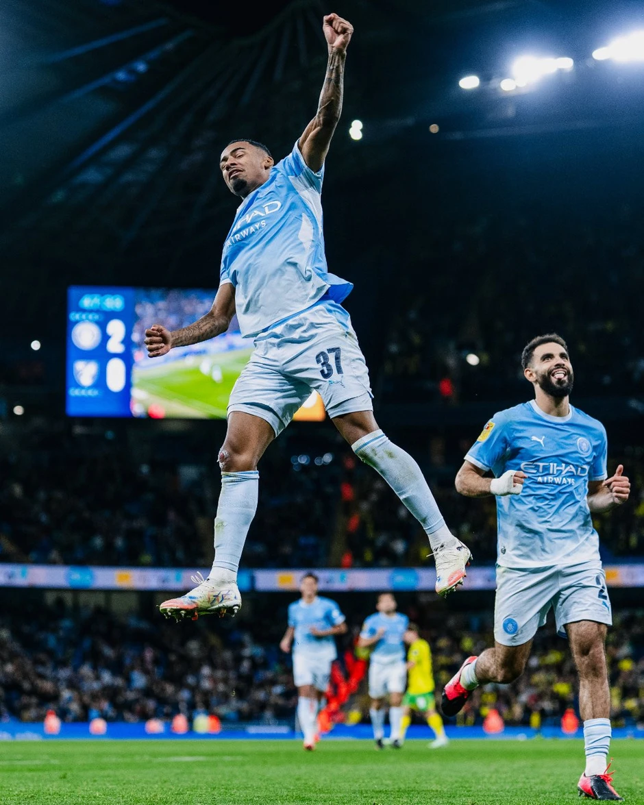 Cầu thủ 17 tuổi rực sáng, Man City đại thắng '5 sao' Cầu thủ 17 tuổi rực sáng, Man City đại thắng '5 sao'