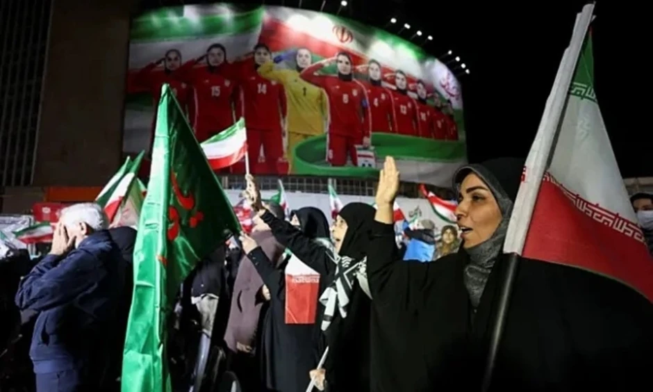 Cầu thủ nữ Iran: 'Phía Australia gây sức ép để chúng tôi ở lại' Cầu thủ nữ Iran: 'Phía Australia gây sức ép để chúng tôi ở lại'
