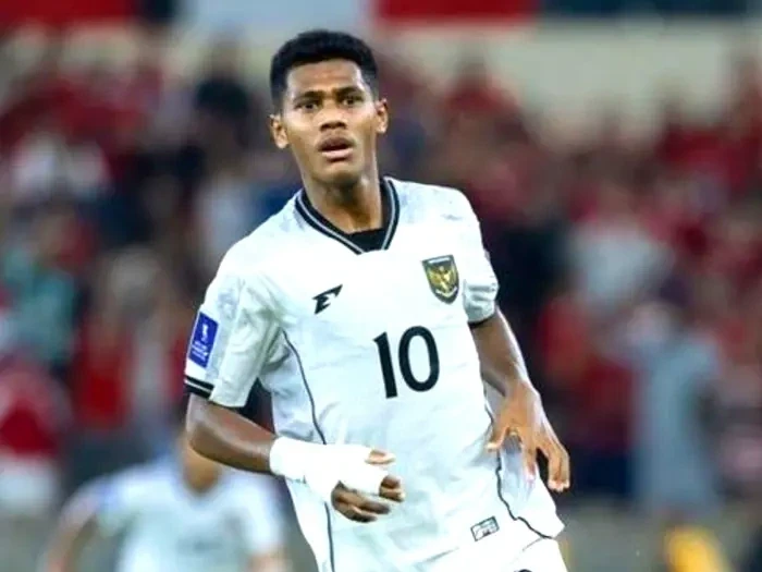 Cầu thủ từng dự World Cup của Indonesia gây phẫn nộ với cú đạp người ác ý Cầu thủ từng dự World Cup của Indonesia gây phẫn nộ với cú đạp người ác ý