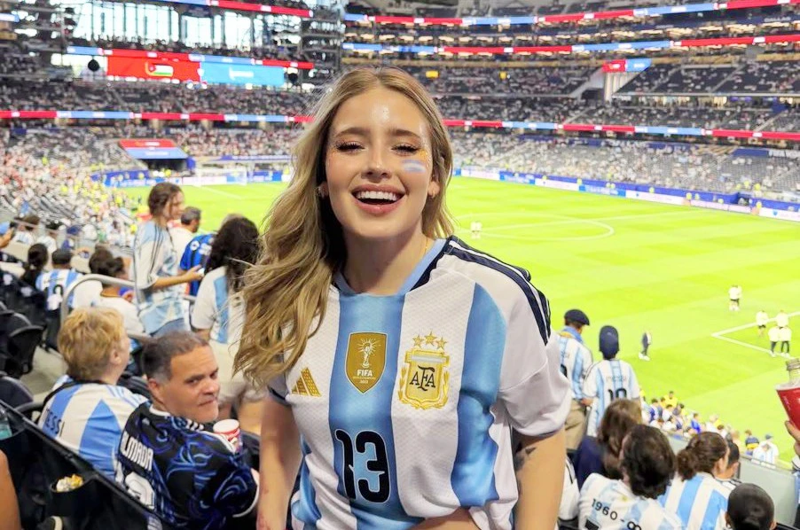 CĐV Argentina đổ bộ đến Mỹ xem chung kết World Cup, các hãng hàng không 'bở hơi tai' CĐV Argentina đổ bộ đến Mỹ xem chung kết World Cup, các hãng hàng không 'bở hơi tai'