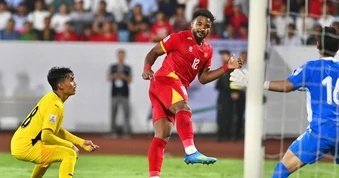 CĐV Thái Lan: "Đội nhà quyết không nhập tịch như tuyển Việt Nam"