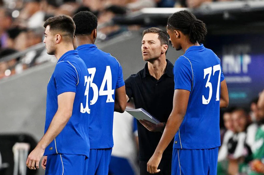 Chelsea nhận cú sốc liên tiếp, Xabi Alonso đau đầu Chelsea nhận cú sốc liên tiếp, Xabi Alonso đau đầu