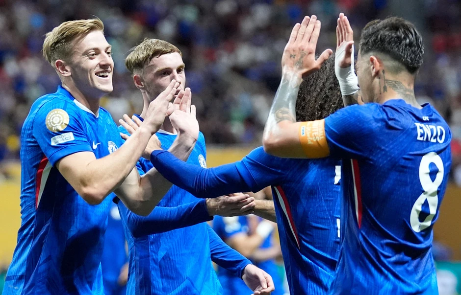 Chelsea thanh lý gấp 11 cầu thủ, thu về 500 triệu bảng