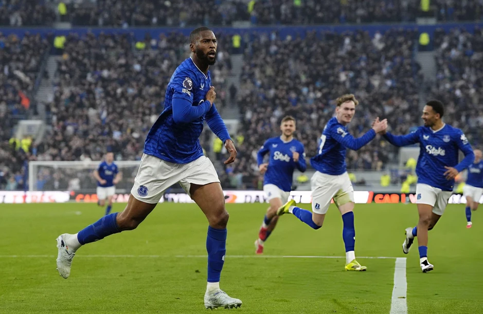 Chelsea thua sốc Everton, Man Utd nắm lợi thế lớn Chelsea thua sốc Everton, Man Utd nắm lợi thế lớn