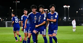 Chơi hơn người, U17 Nhật Bản thắng tưng bừng và lọt vào bán kết