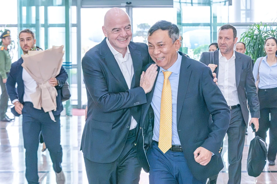 Chủ tịch FIFA đã đến Hà Nội, dự khán trận chung kết ASEAN Cup