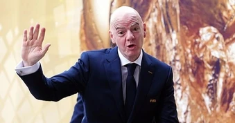 Chủ tịch FIFA mất khoản tiền lớn khi kế hoạch tai tiếng đổ bể