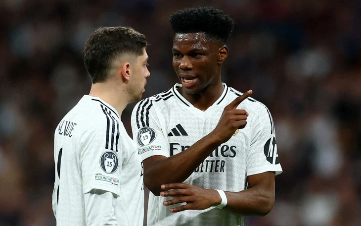 Chủ tịch Real Madrid tổ chức họp báo khẩn, đưa ra nhiều thông tin gây sốc Chủ tịch Real Madrid tổ chức họp báo khẩn, đưa ra nhiều thông tin gây sốc