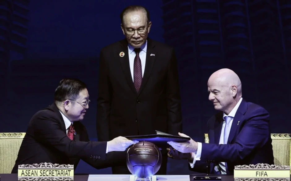 Chuyên gia Singapore: 'Lãng phí khi tổ chức FIFA ASEAN Cup' Chuyên gia Singapore: 'Lãng phí khi tổ chức FIFA ASEAN Cup'