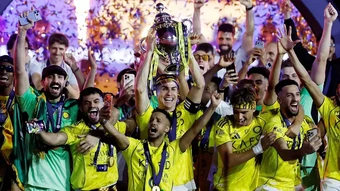 CLB của Ronaldo lao đao vì khoản nợ hơn 200 triệu USD