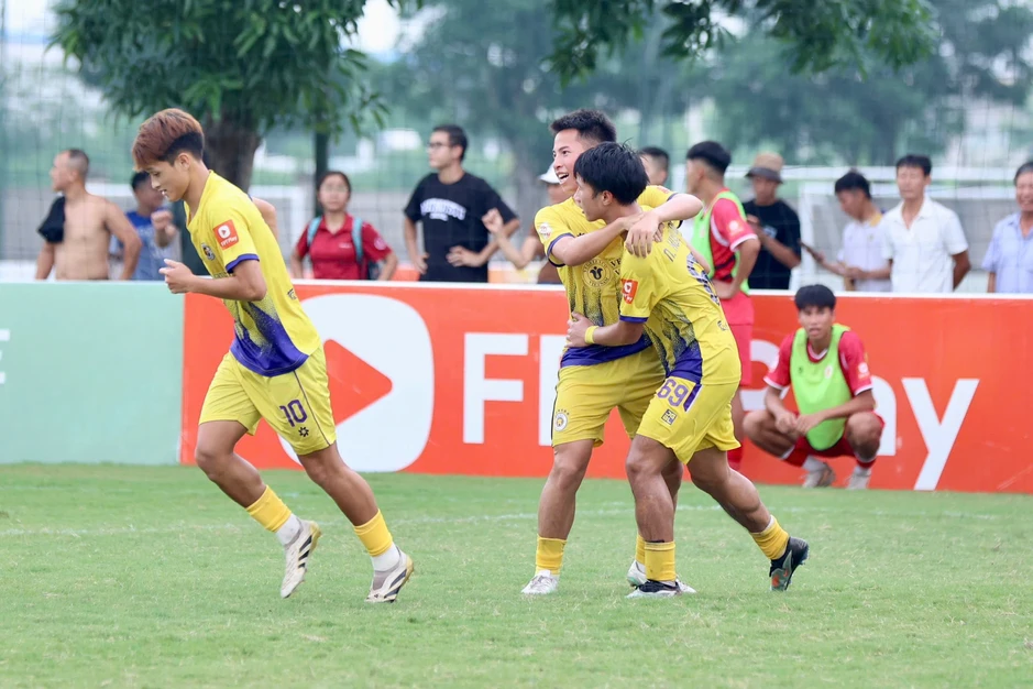 CLB Hà Nội và Thể Công Viettel giành vé vào bán kết giải U21 Quốc gia 2026 CLB Hà Nội và Thể Công Viettel giành vé vào bán kết giải U21 Quốc gia 2026