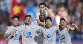 CLB Nam Định thắng dù vắng Xuân Son, Hoàng Hên tỏa sáng cùng Hà Nội FC