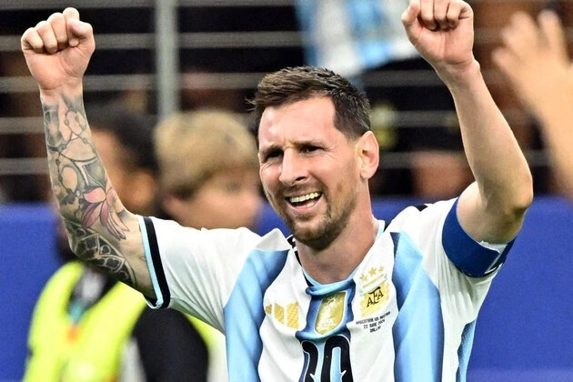 Cổ động viên thế giới ngả mũ trước kỷ lục của Messi ở tuổi 39 Cổ động viên thế giới ngả mũ trước kỷ lục của Messi ở tuổi 39
