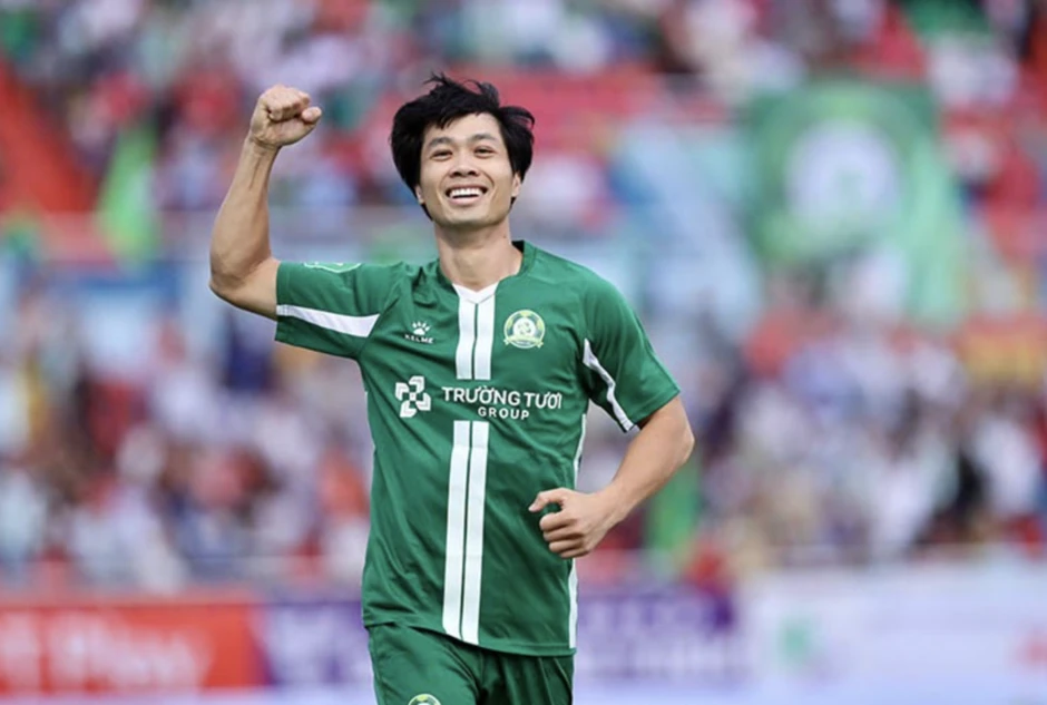 Công Phượng trở lại V-League cùng Đồng Nai Công Phượng trở lại V-League cùng Đồng Nai