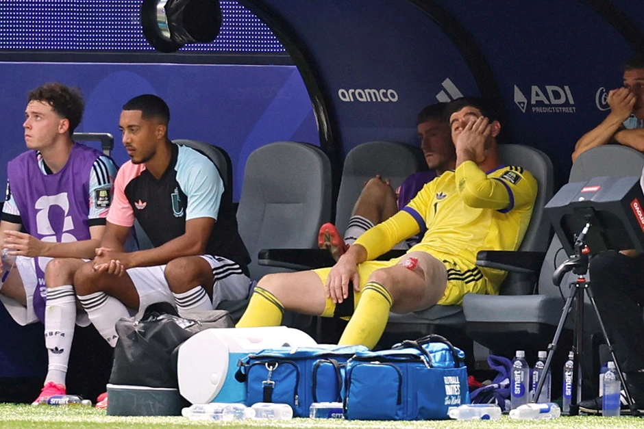 Courtois khóc: ‘Tây Ban Nha không thể ghi 2 bàn vào lưới tôi’ Courtois khóc: ‘Tây Ban Nha không thể ghi 2 bàn vào lưới tôi’
