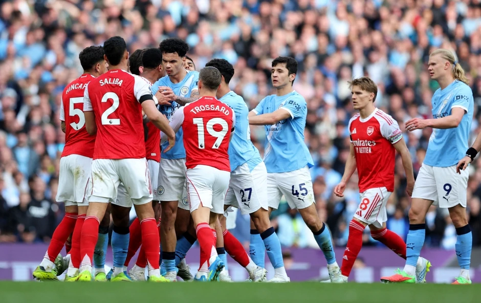 Cuộc đua vô địch Ngoại hạng Anh 2025/2026: Arsenal và "tiếng chuông" ám ảnh