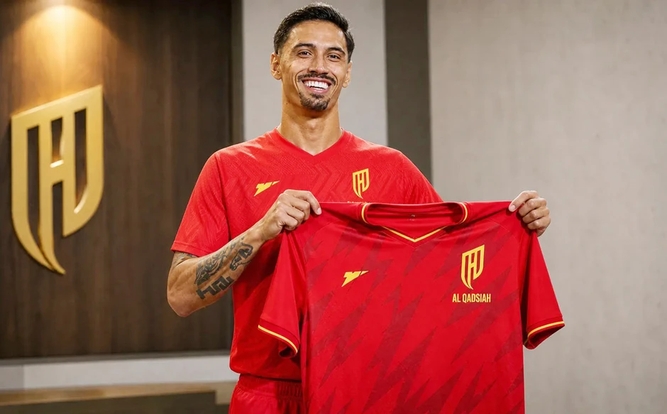 Cựu cầu thủ Man City sang Saudi Arabia vì 'kiếm được rất nhiều tiền' Cựu cầu thủ Man City sang Saudi Arabia vì 'kiếm được rất nhiều tiền'