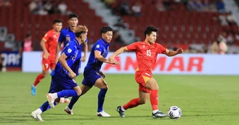 Cựu danh thủ Thái Lan: "Bao giờ chúng ta khắc phục được điểm yếu tiền đạo"