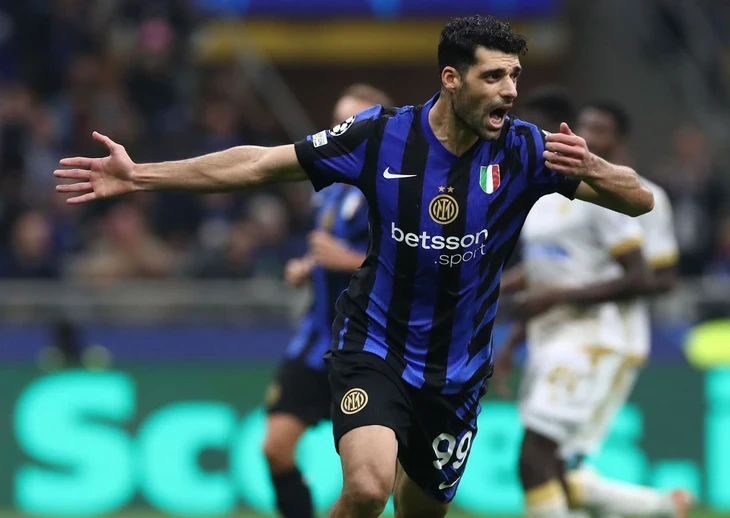 Cựu ngôi sao Inter Milan từ bỏ sự nghiệp để nhập ngũ quân đội Iran Cựu ngôi sao Inter Milan từ bỏ sự nghiệp để nhập ngũ quân đội Iran