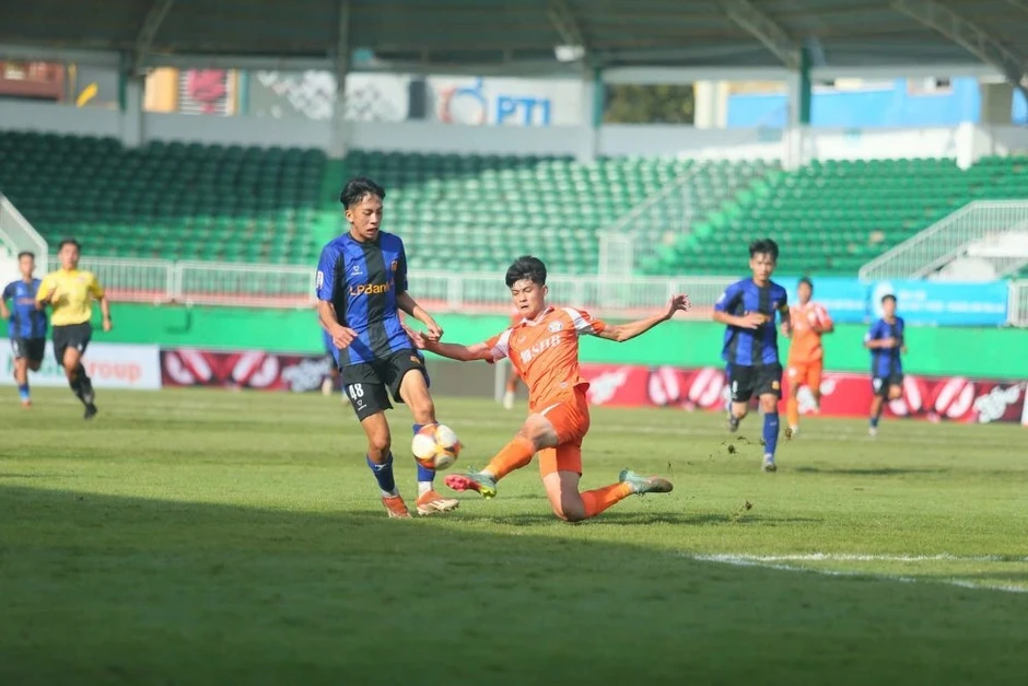 Đà Nẵng thắng HAGL, Thể Công Viettel hòa PVF tại giải bóng đá U17 quốc gia Đà Nẵng thắng HAGL, Thể Công Viettel hòa PVF tại giải bóng đá U17 quốc gia