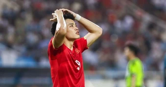 Đình Bắc bị cầu thủ cao gần 2m của Indonesia vượt qua tại ASEAN Cup 2026