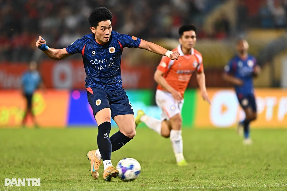 Đình Bắc tỏa sáng rực rỡ, CLB Công an Hà Nội xây chắc ngôi đầu V-League Đình Bắc tỏa sáng rực rỡ, CLB Công an Hà Nội xây chắc ngôi đầu V-League