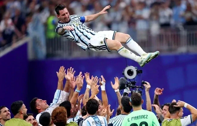 Đội tuyển Argentina san bằng kỷ lục tồn tại hơn 70 năm tại World Cup Đội tuyển Argentina san bằng kỷ lục tồn tại hơn 70 năm tại World Cup