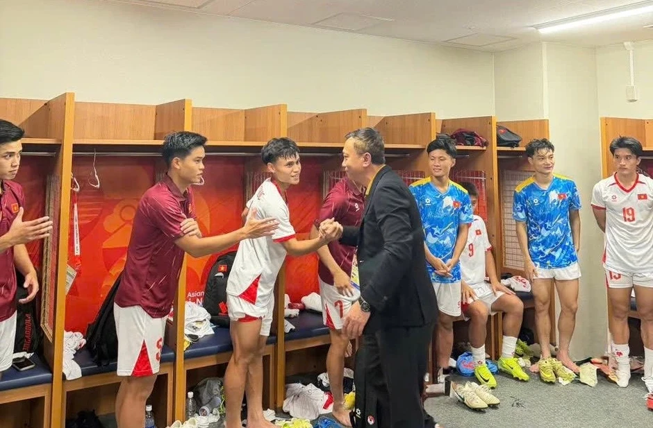 Đội tuyển nữ và đội tuyển U23 Việt Nam nhận gửi gắm đặc biệt trước vòng tứ kết Asiad 20