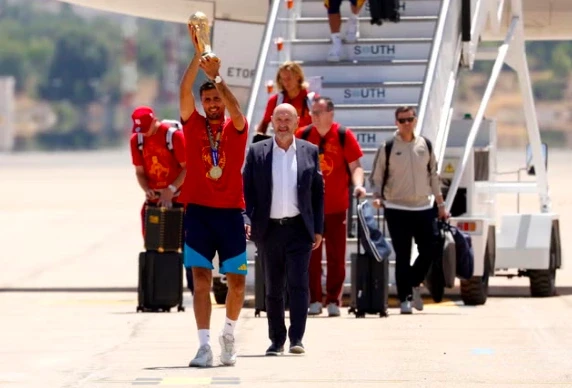 Đội tuyển Tây Ban Nha về nước sau chức vô địch World Cup 2026 Đội tuyển Tây Ban Nha về nước sau chức vô địch World Cup 2026