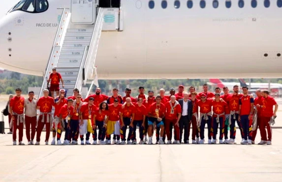 Đội tuyển Tây Ban Nha về nước sau chức vô địch World Cup 2026 Đội tuyển Tây Ban Nha về nước sau chức vô địch World Cup 2026
