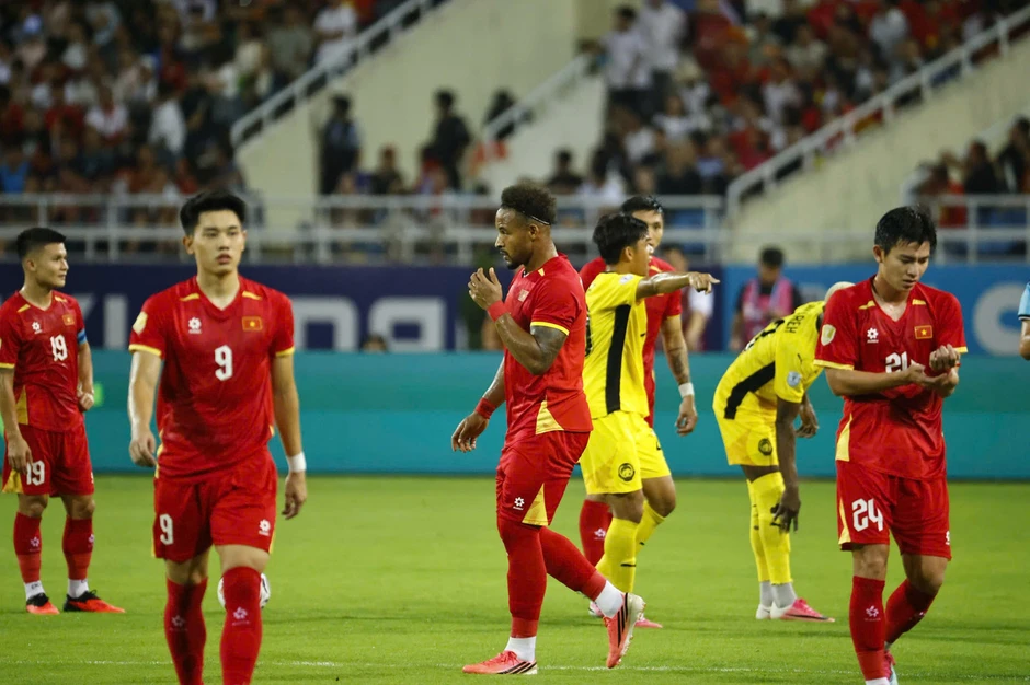 Đội tuyển Việt Nam lên đường sang Bangkok đá chung kết ASEAN Cup 2026 Đội tuyển Việt Nam lên đường sang Bangkok đá chung kết ASEAN Cup 2026