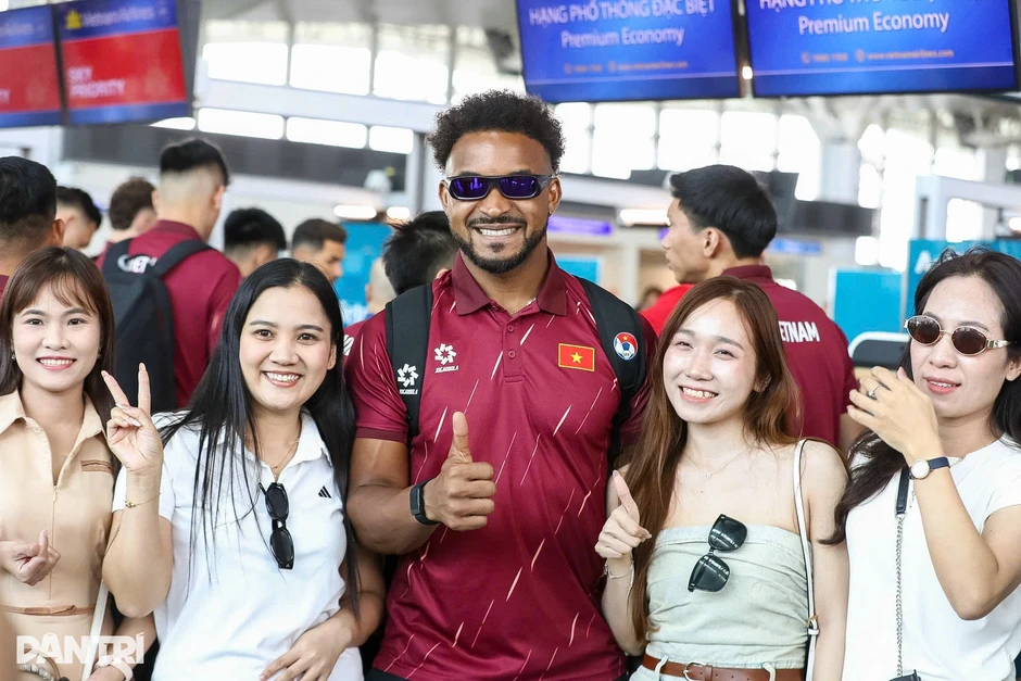 Đội tuyển Việt Nam sang Hàn Quốc tập huấn chuẩn bị cho AFF Cup 2026 Đội tuyển Việt Nam sang Hàn Quốc tập huấn chuẩn bị cho AFF Cup 2026