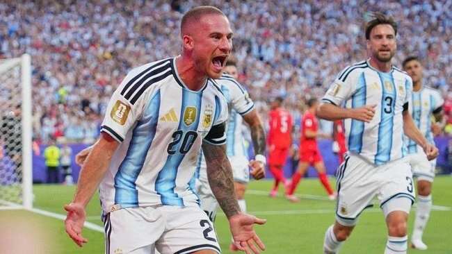 Đồng đội kỳ vọng Messi tái hiện hình ảnh Maradona trước tuyển Anh Đồng đội kỳ vọng Messi tái hiện hình ảnh Maradona trước tuyển Anh