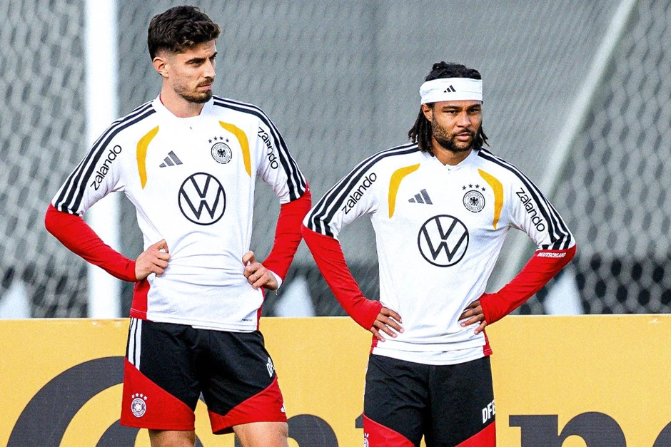 Đức đấu Hà Lan: Jurgen Klopp thắp ngọn lửa cho Cỗ xe tăng Đức đấu Hà Lan: Jurgen Klopp thắp ngọn lửa cho Cỗ xe tăng