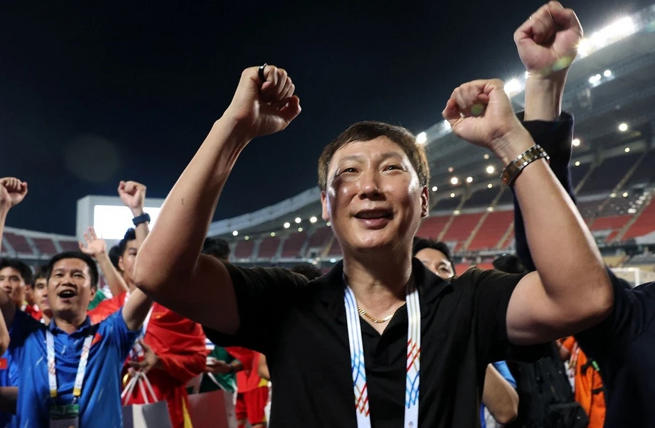 ESPN khen ngợi HLV Kim Sang-sik 'đã có những nước đi xuất sắc' ESPN khen ngợi HLV Kim Sang-sik 'đã có những nước đi xuất sắc'